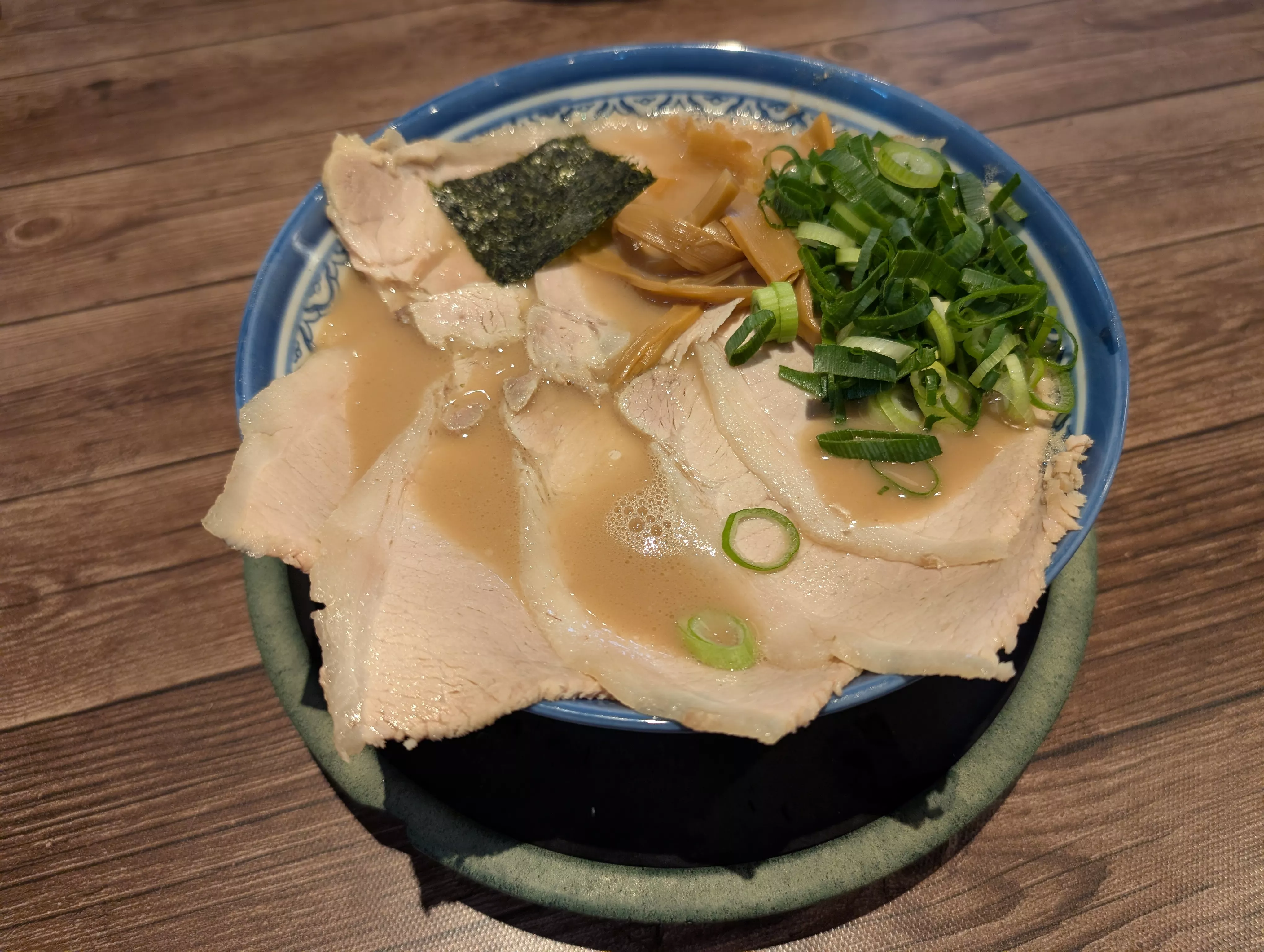 豚骨ラーメン